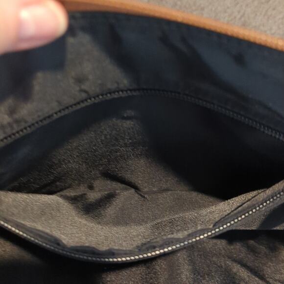 Levenger Business Tan Leather Briefcase with Crossbody Strap - Picture 6 of 15